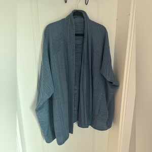 Cuddl Duds cocoon cardigan - like new. Tagged s/m but can go to 40 ptp